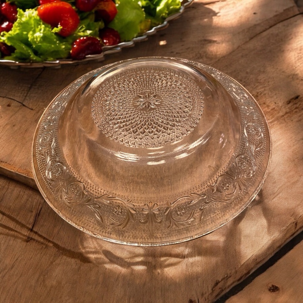 Set of 9 Vintage KIG Indonesia Pressed Glass Plates 9” Diamond Dot Fleur De Lis - Picture 6 of 9